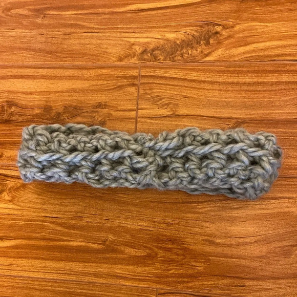 Handmade winter headband - Picture 2 of 3